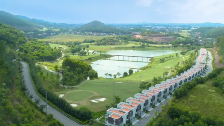 Sân golf Amber Hills Golf & Resort