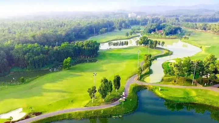 Sân golf Đại Lải Golf Club