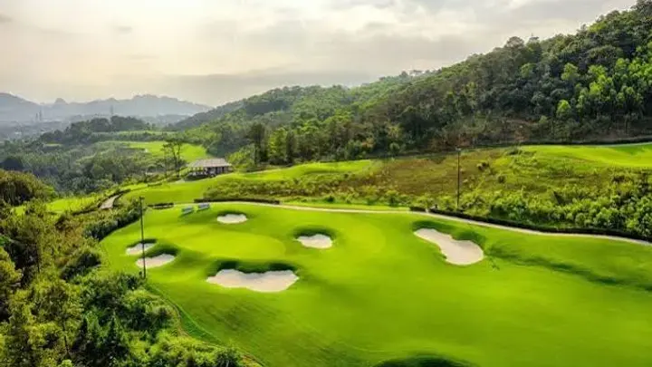 Sân golf FLC Hạ Long Golf Club
