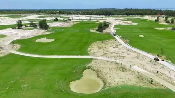 Sân golf Golden Sands Golf Resort