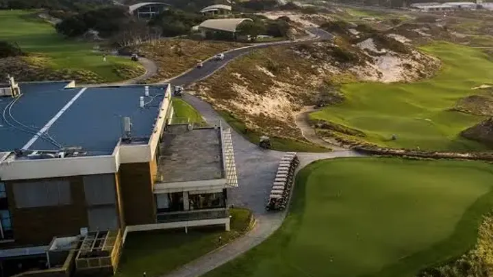 Sân golf The Bluffs Grand Hồ Tràm
