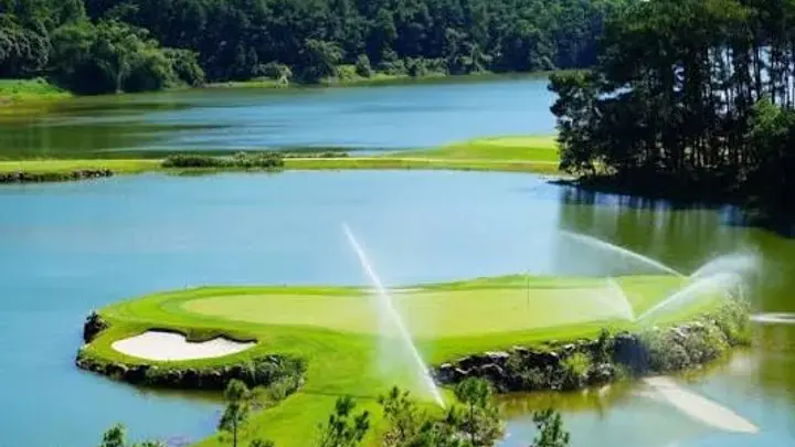 Sân golf Trang An Golf & Resort